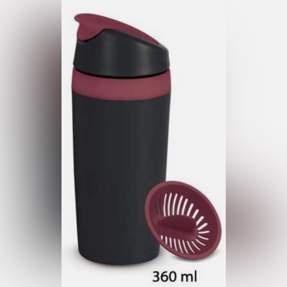 Tupperware -Termo Fit Black & Red